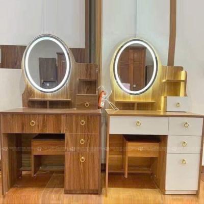 Bàn Trang Điểm và Gương Phong Cách Tối Giản